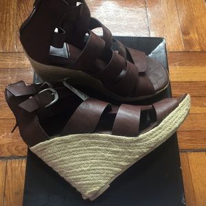 Wedge heels